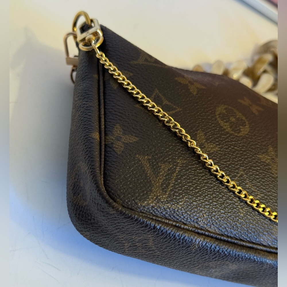 🎊SOLD🎊Louis Vuitton Pochette Accessorie 🌟 - Picture 9 of 12